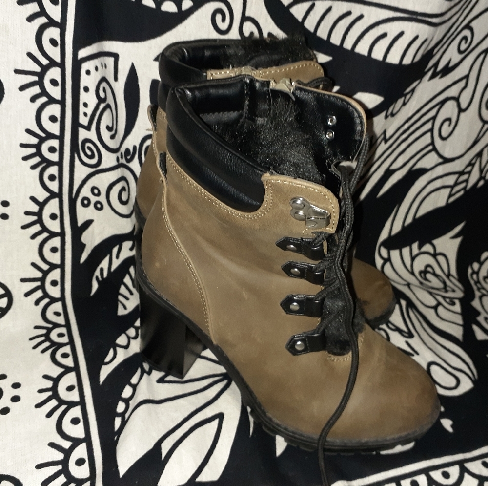 Block heel ankle booties!